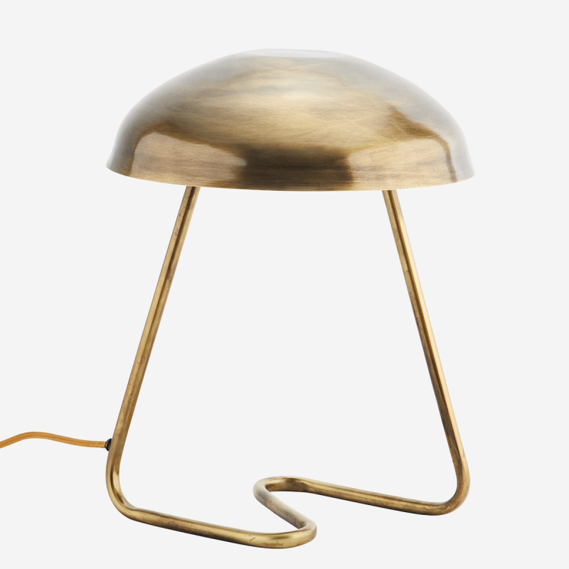 Madam Stoltz Iron table lamp i Ant.brass ❤ Stort online udvalg i Madam Stoltz ❤ Billig fragt og hurtig levering 2 - 5 hverdage ❤ Varenummer: BYH-2133180 / Ean: 2500464458068 på lager - Udsalg på Lamper - Over 322 kendte brands på udsalg