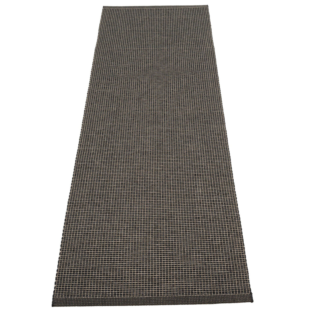 Pappelina Pappelina Emm gulvtæppe 240x70 cm, black/linen – produktvisning (Tæpper)