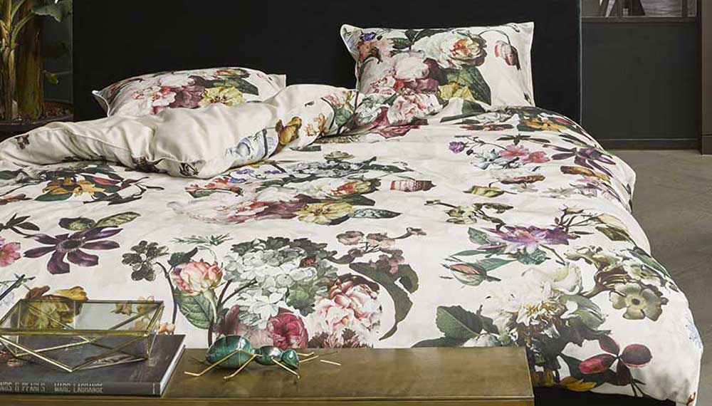 Produktbillede af Essenza sengetøj Fleur Ecru 200 x 220 + 2 stk. 60 x 63 på tilbud i høj kvalitet