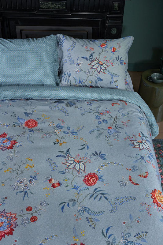 Produktbillede af Pip Studio Flower festival Blue 140 x 220 cm & 1 stk. pude 60 x 63 cm på tilbud i høj kvalitet