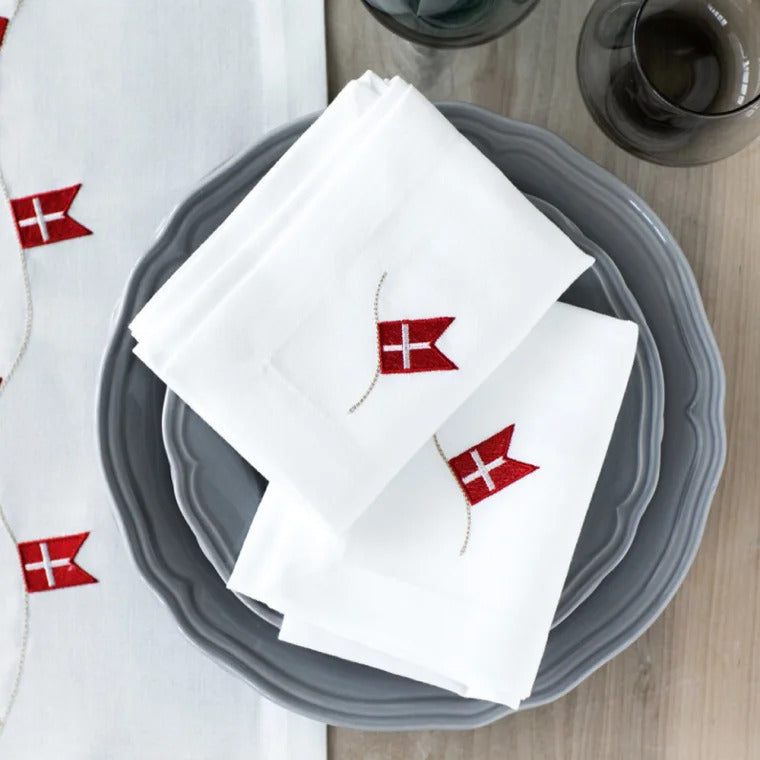 Produktbillede af Langkilde & Søn Fødselsdagsserviet i stof med dannebrog i premium kvalitet