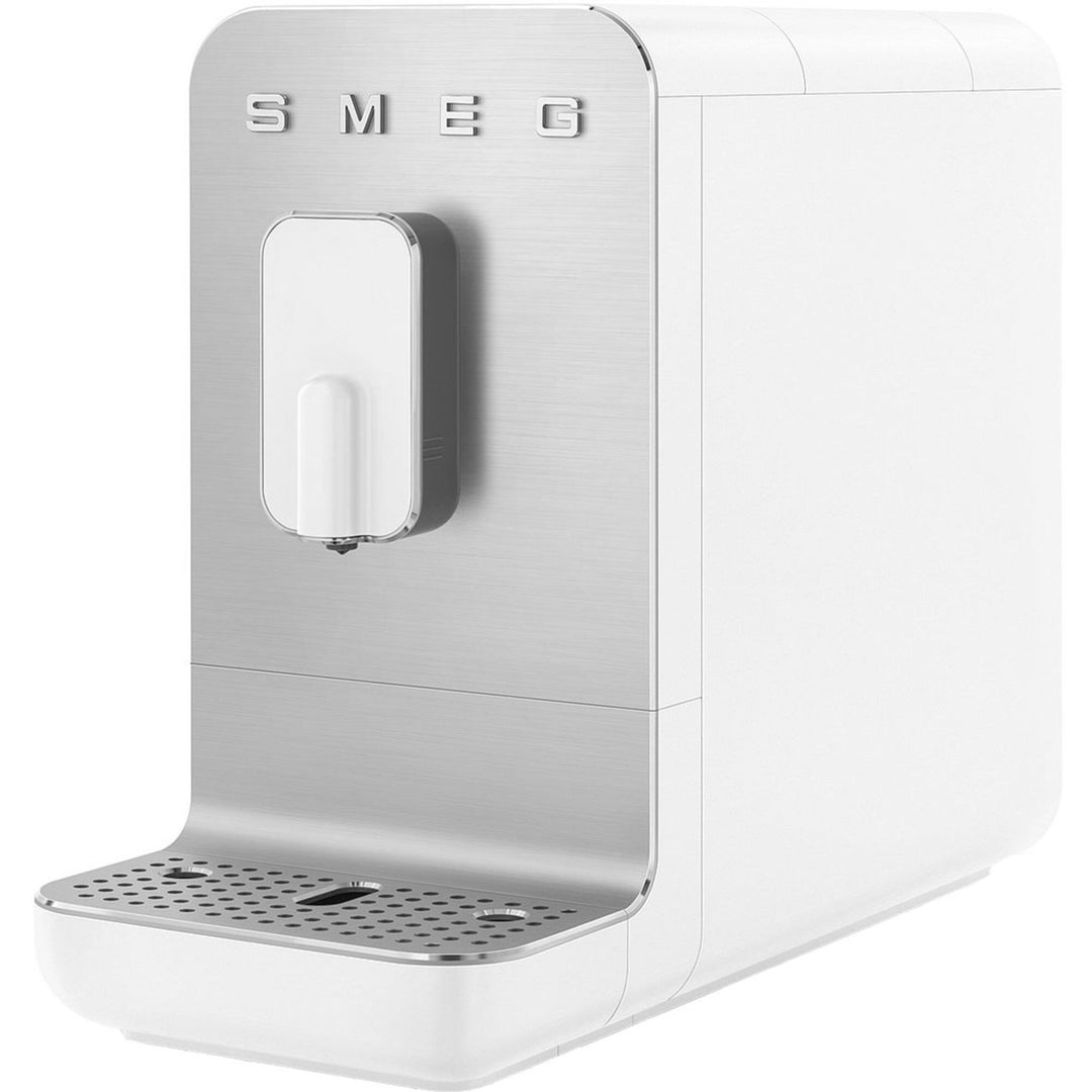 Smeg Smeg BCC01WHMEU espressomaskine – billede i brug (Espressomaskiner)