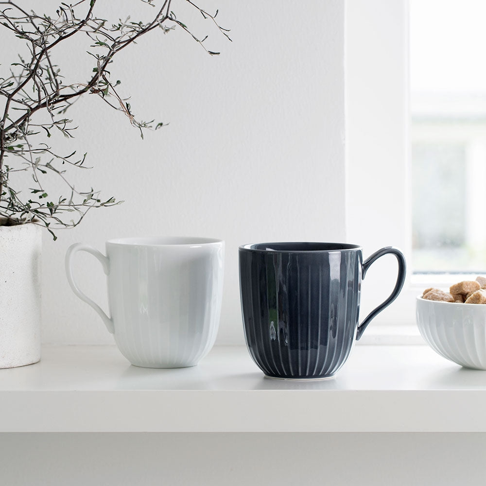 Produktbillede af Kähler Hammershøi krus 33 cl indigo i premium kvalitet