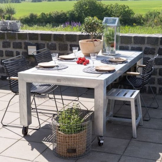 Produktbillede af Rock-Solid spisebord i galvaniseret stål 76 x 213 x højde 74 cm på tilbud i høj kvalitet
