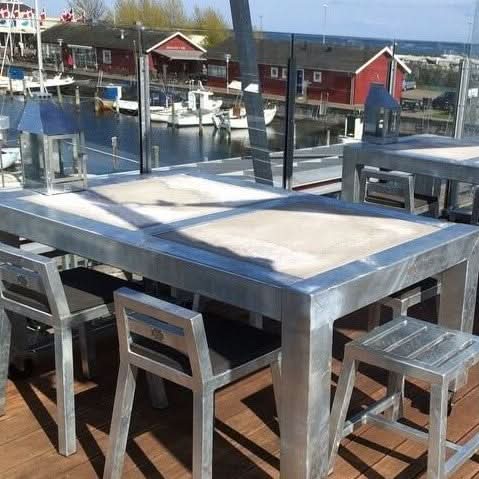 tilbud på Rock-Solid spisebord i galvaniseret stål, 100,5 x 155 x 74 cm. Billigt udsalg! Hurtig levering: 1-2 hverdage. Varenummer: 3NDC-2419. Spar op til 52%.