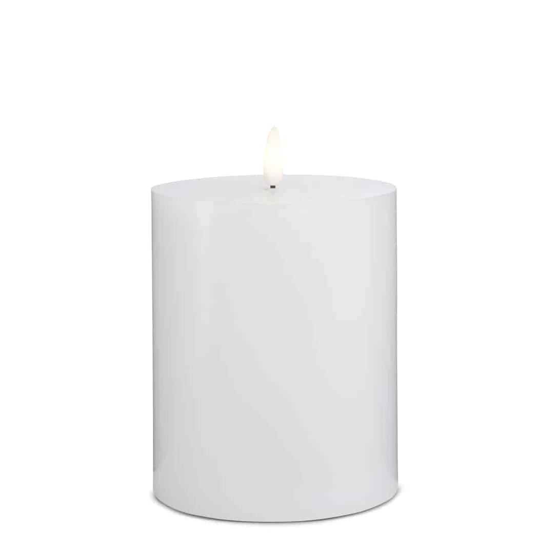LED Stearinlys 1 stk. ø10 x 15 cm m/3D flamme (flere farver) Hvid