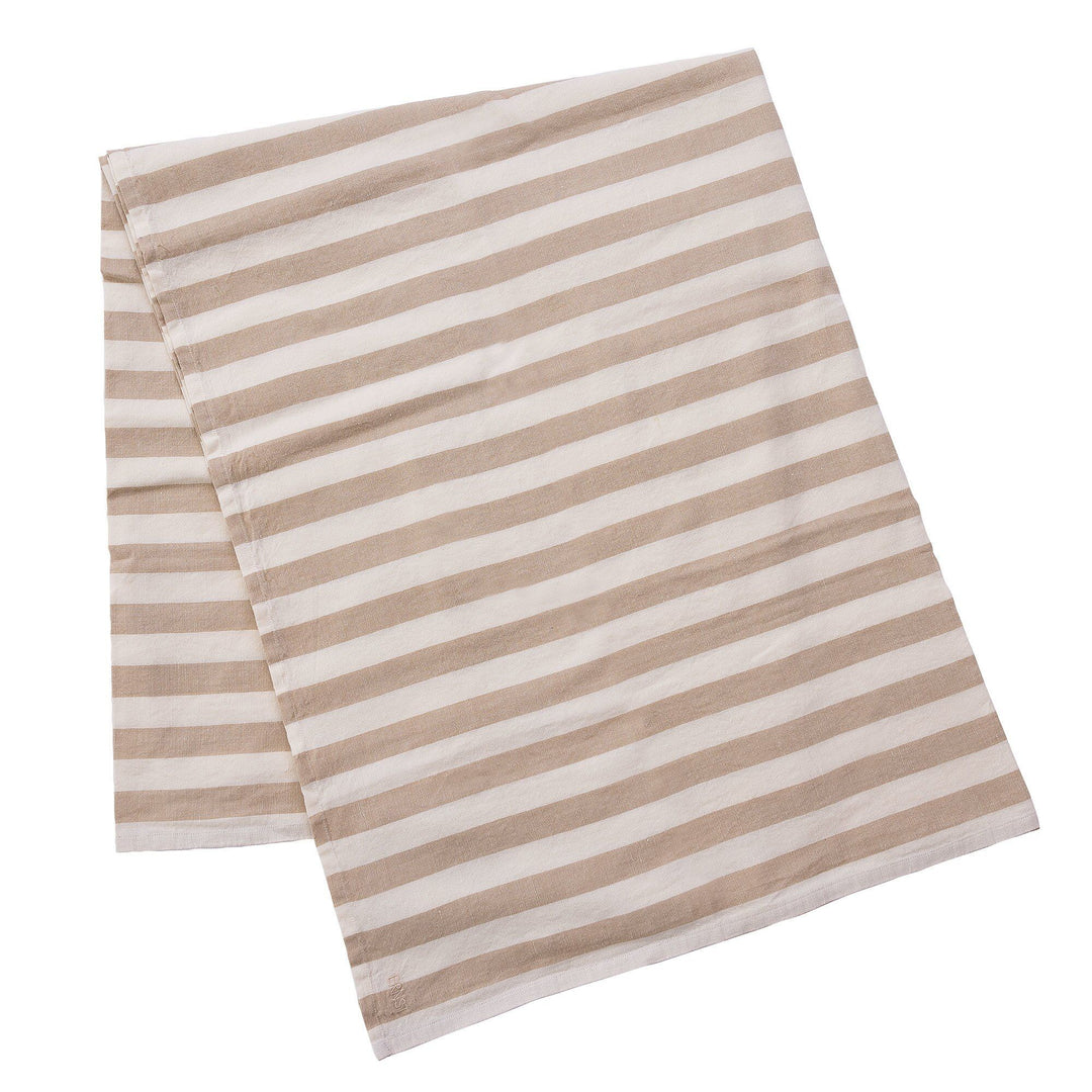 Ernst Ernst Stribet dug 145x300 cm, beige/hvid – billede i brug (Dug)