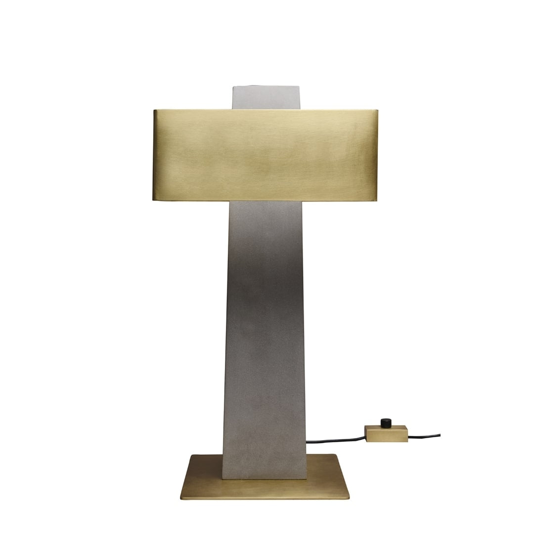 Produktbillede af Iota Bordlampe Messing DCW Editions i premium kvalitet
