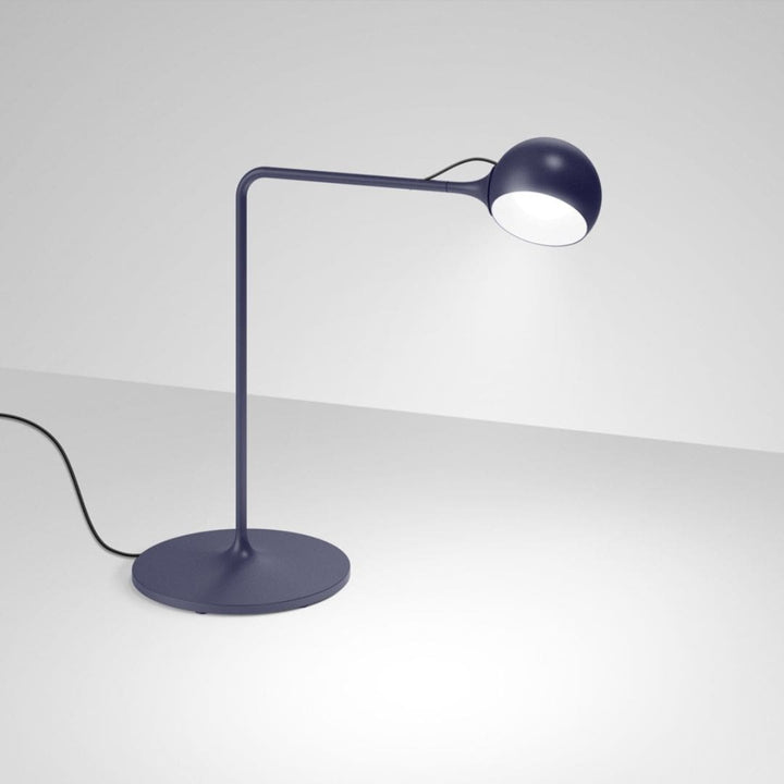 Produktbillede af IXA Bordlampe Blå Artemide i premium kvalitet
