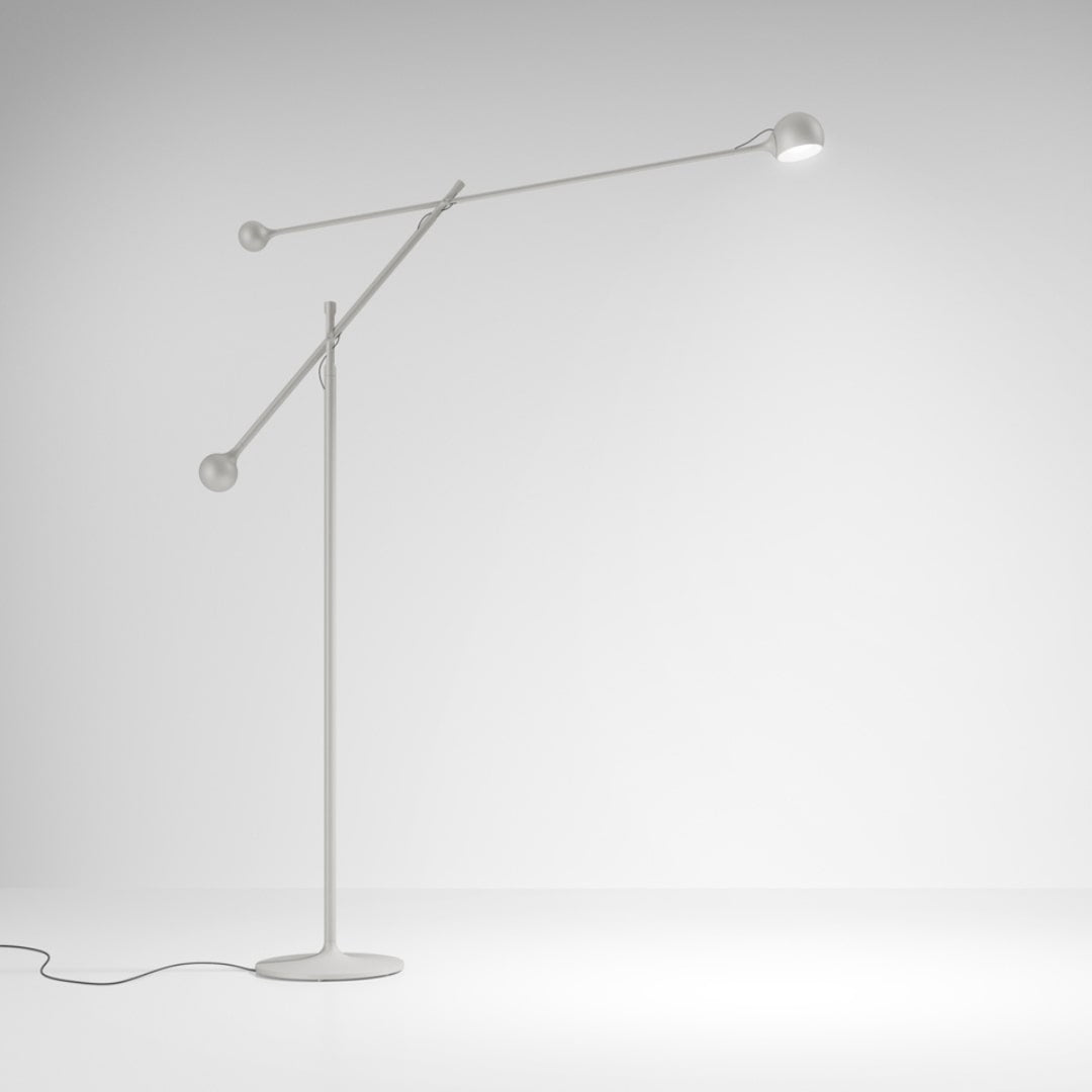 Produktbillede af IXA Gulvlampe Hvid/Grå Artemide i premium kvalitet