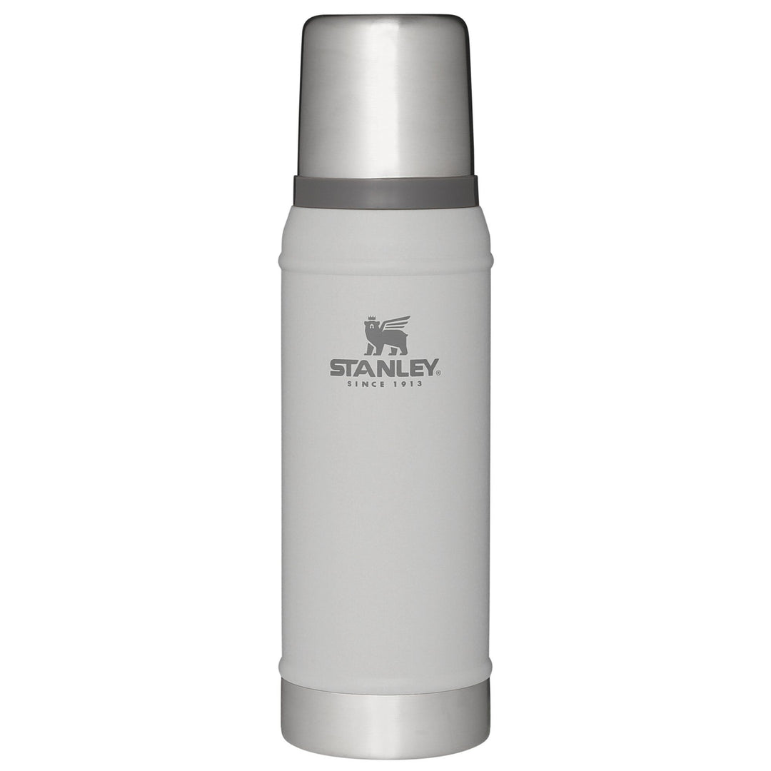 Stanley Stanley Classic Vacuum termoflaske 0,75 liter, ash – billede i brug (Termokande)