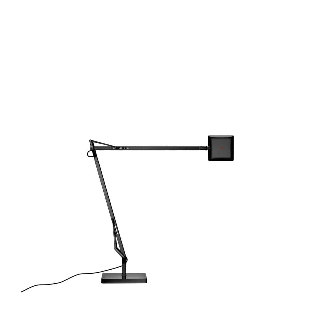 Produktbillede af Kelvin Edge Base Bordlampe Sort Flos i premium kvalitet