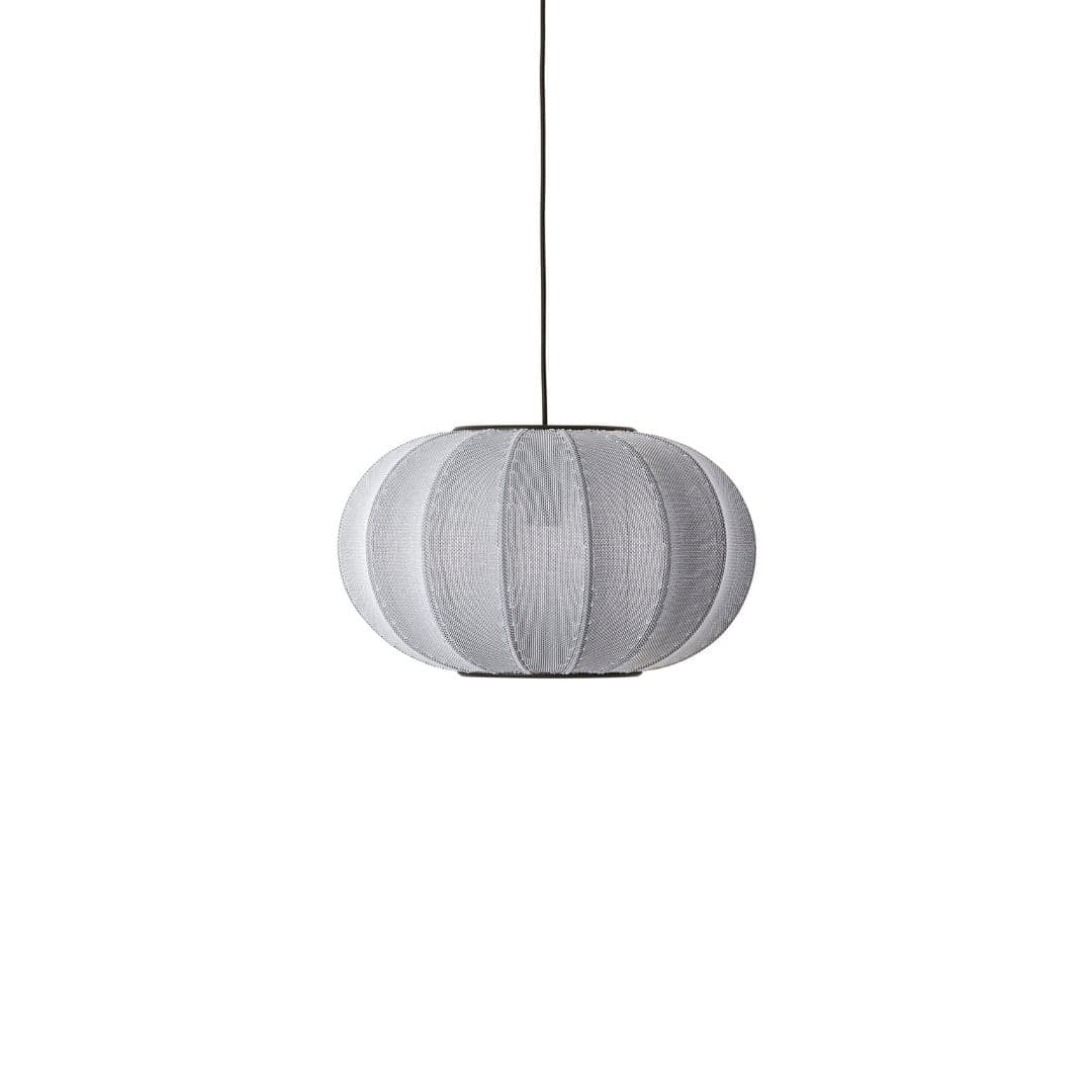 Produktbillede af Knit-Wit 45 Oval Pendel Silver Made by Hand i premium kvalitet