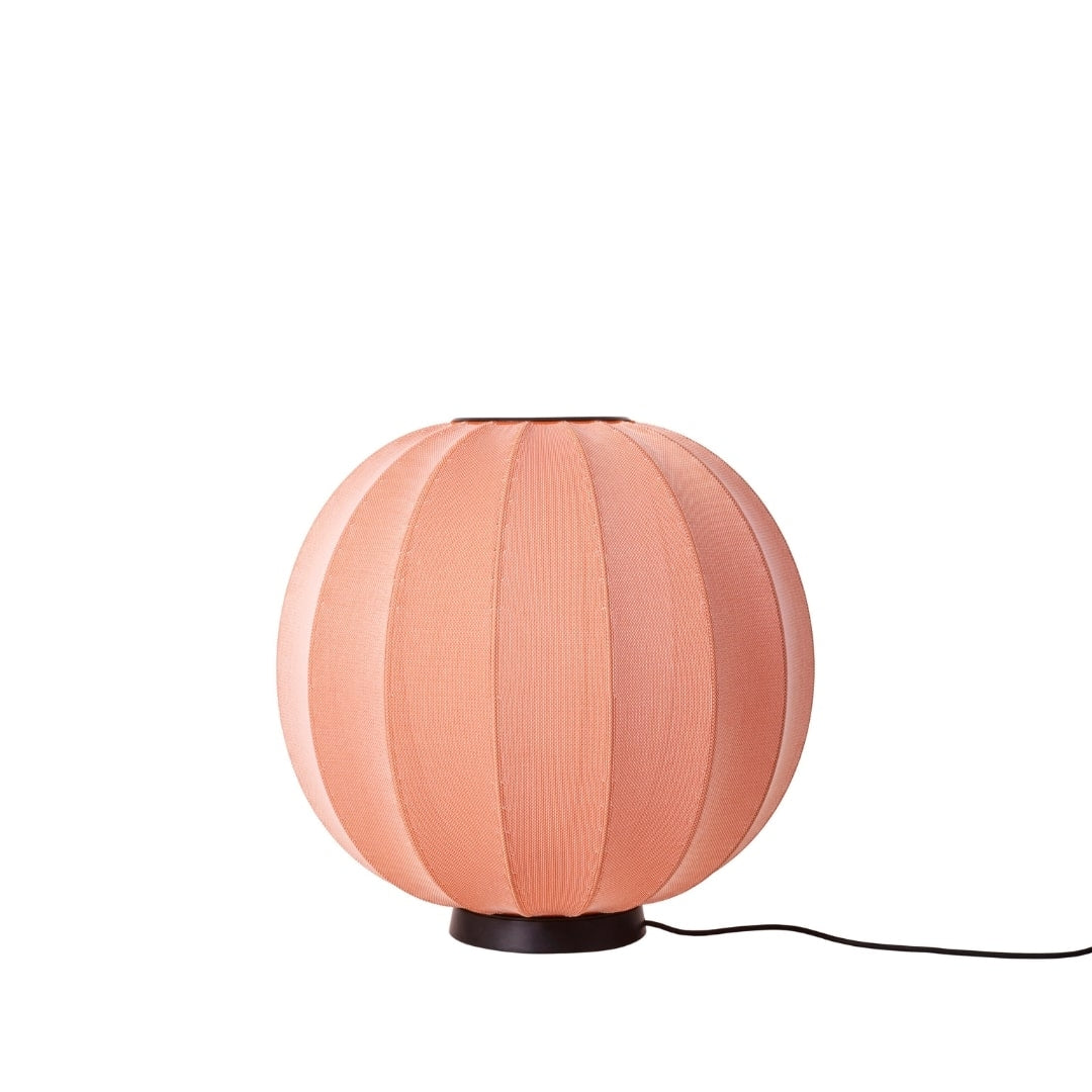 Produktbillede af Knit-Wit 60 Round Gulvlampe Coral Made by Hand i premium kvalitet