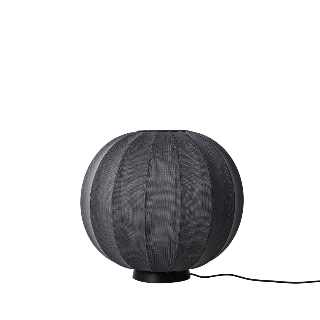 Produktbillede af Knit-Wit 60 Round Gulvlampe Sort Made by Hand i premium kvalitet