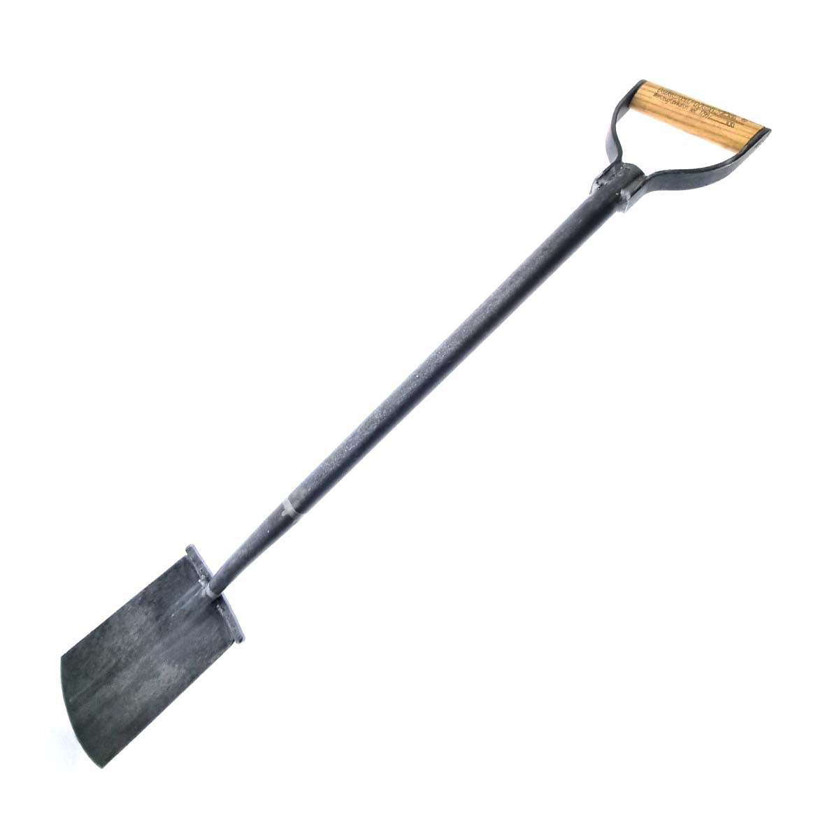 Produktbillede af Gartnerspade med trin og D-håndtag i stålrør 120 cm på tilbud i høj kvalitet