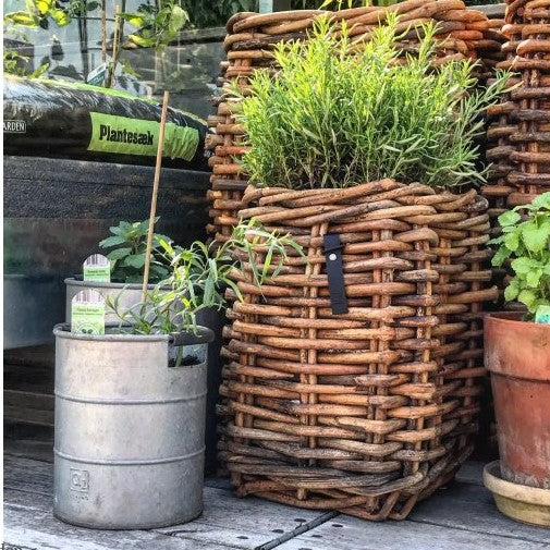 Produktbillede af Ratata Rattan kurv firkantet 27 x 27 x højde 40 cm på tilbud i høj kvalitet
