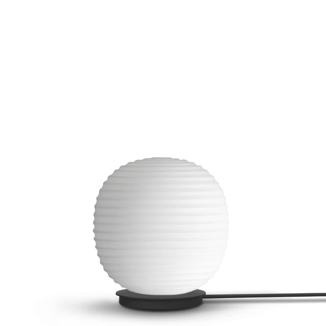 Produktbillede af Lantern Globe Bordlampe Small Opal Glas New Works i premium kvalitet