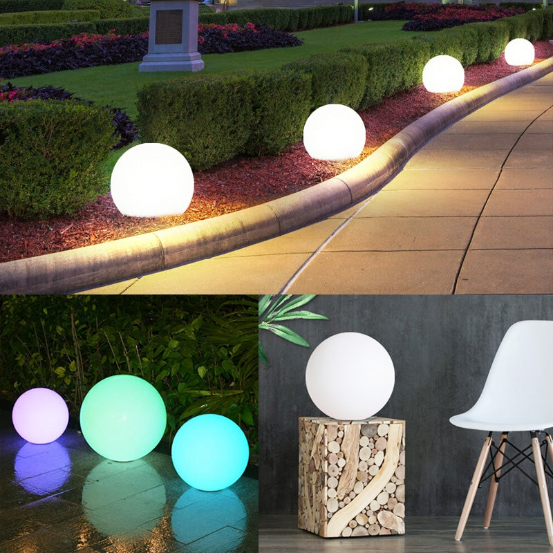 Produktbillede af Køb LED-kuglelampe med farveskift og fjernbetjening 12 cm. på tilbud