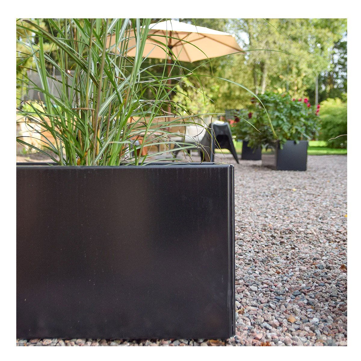 Produktbillede af Land Black Sort plantekasse kvadratisk 60 x 60 x 80 cm Stablet på tilbud i høj kvalitet