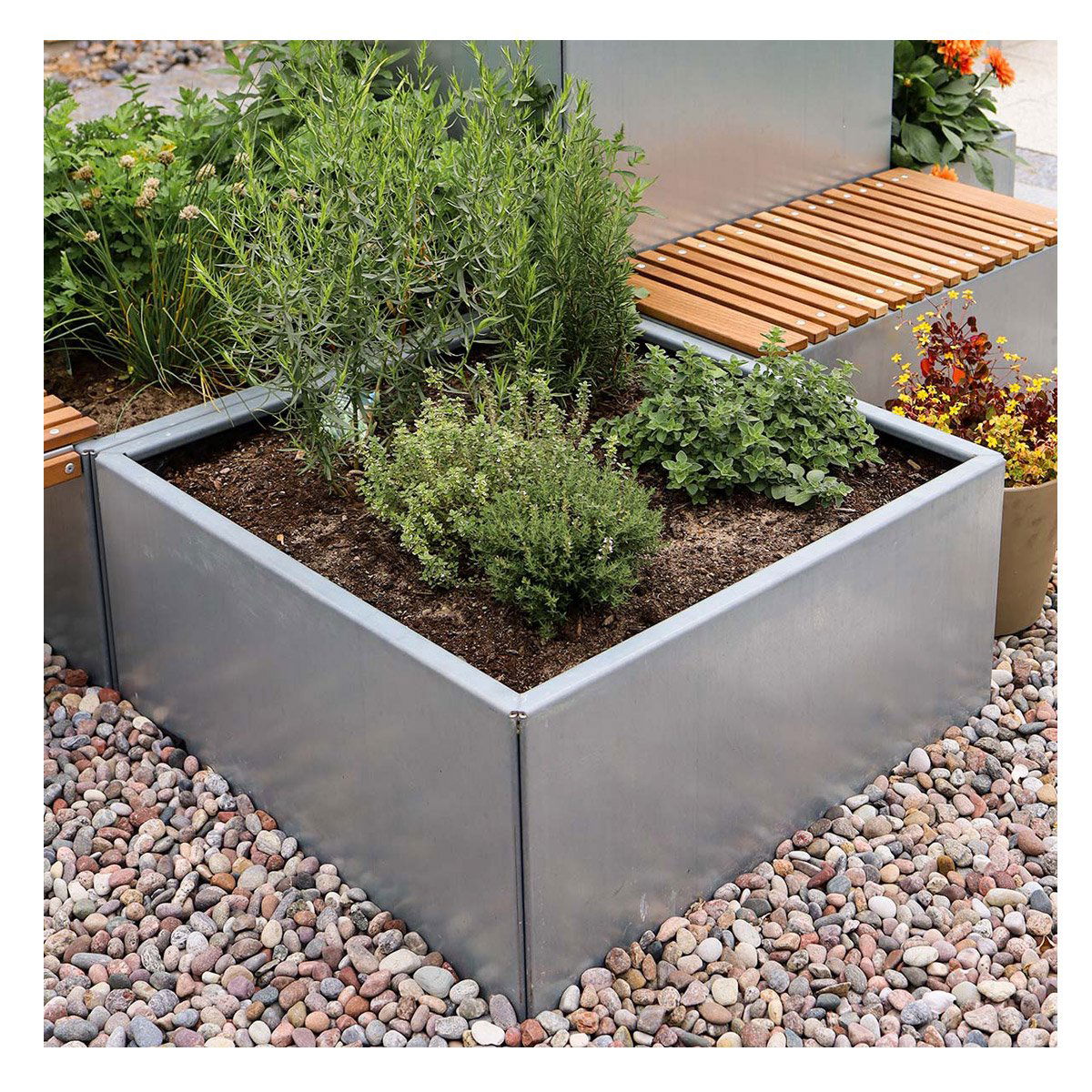 Produktbillede af Land Modern Kvadratisk plantekasse i galvaniseret stål 40 x 40 x 40 cm på tilbud i høj kvalitet