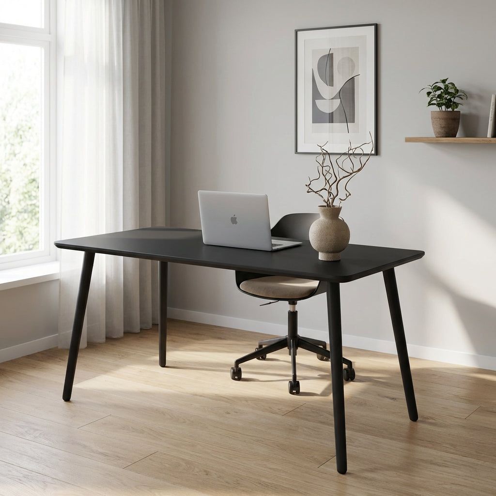 Dash Skrivebord sort højtrykslaminat fire størrelser 140 x 70 cm Sort laminat