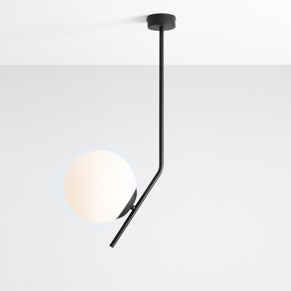 Produktbillede af Arts Loftlampe i sort metal og hvidt glas højde 64 cm på tilbud i høj kvalitet