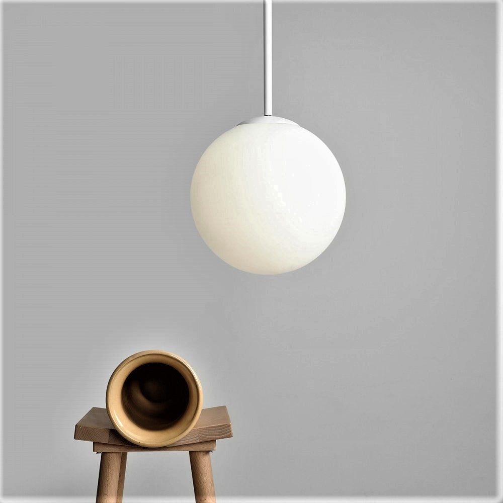 Produktbillede af Stick Loftlampe i hvid metal og glas ø 30 cm. kuppel på tilbud i høj kvalitet