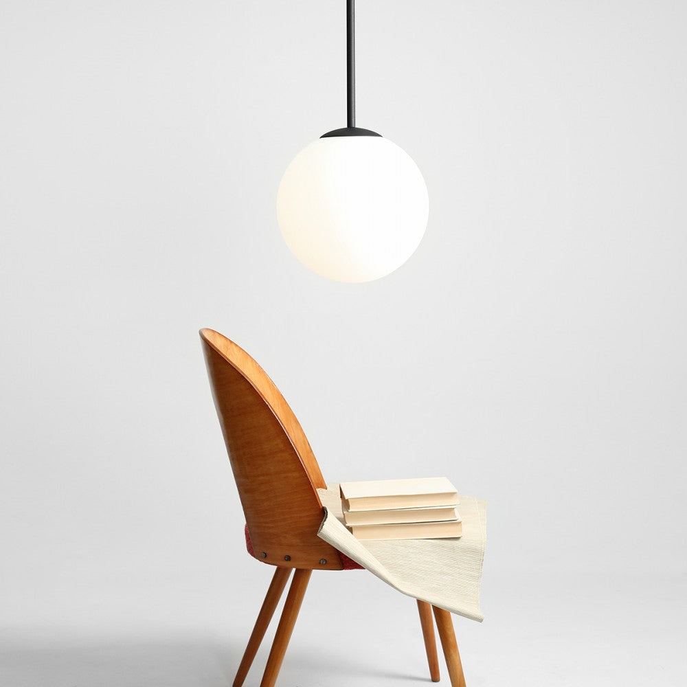 Produktbillede af Stick Loftlampe i sort metal og glas ø 30 cm. kuppel på tilbud i høj kvalitet