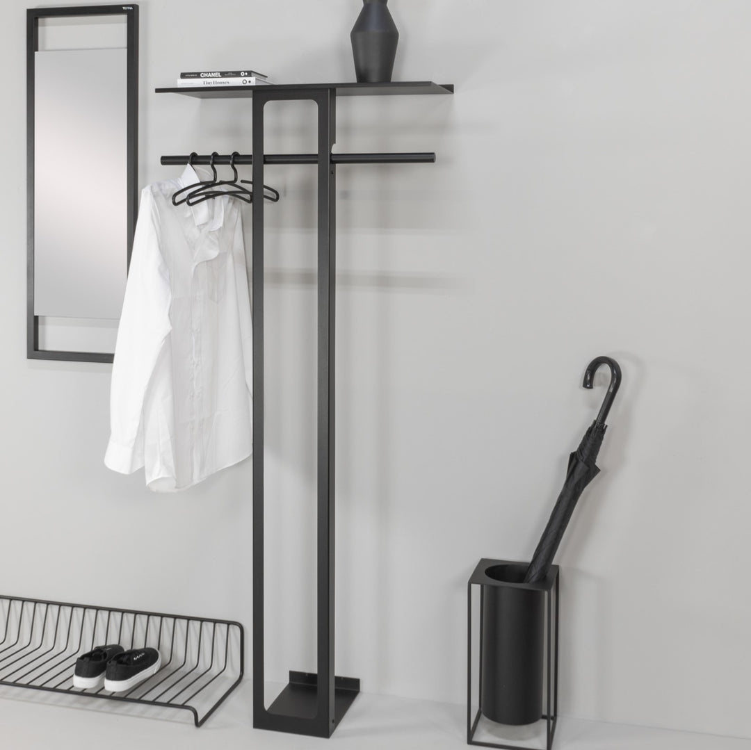 Produktbillede af Koons Høj hattehylde i sort metal bredde 70 cm. på tilbud i høj kvalitet