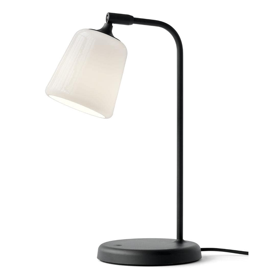 Produktbillede af Material Bordlampe Opal Glas New Works i premium kvalitet