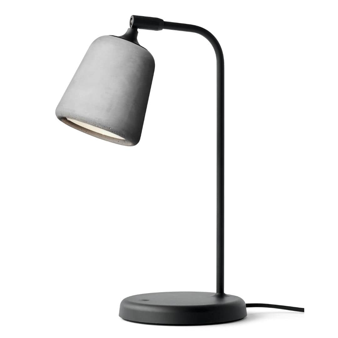 Produktbillede af Material Bordlampe Lys Grå New Works i premium kvalitet