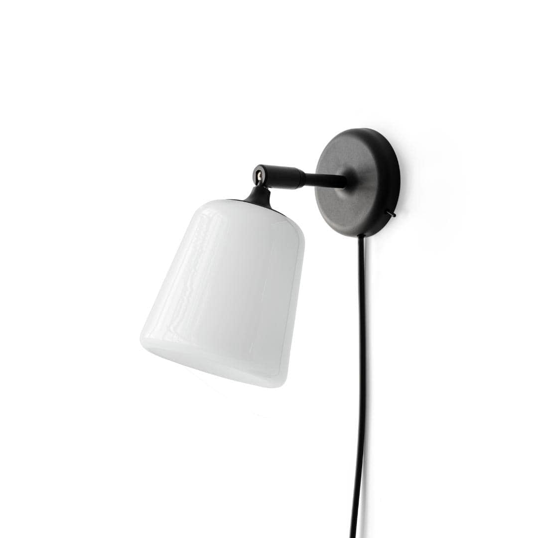 Produktbillede af Material Væglampe Opal Glas New Works i premium kvalitet