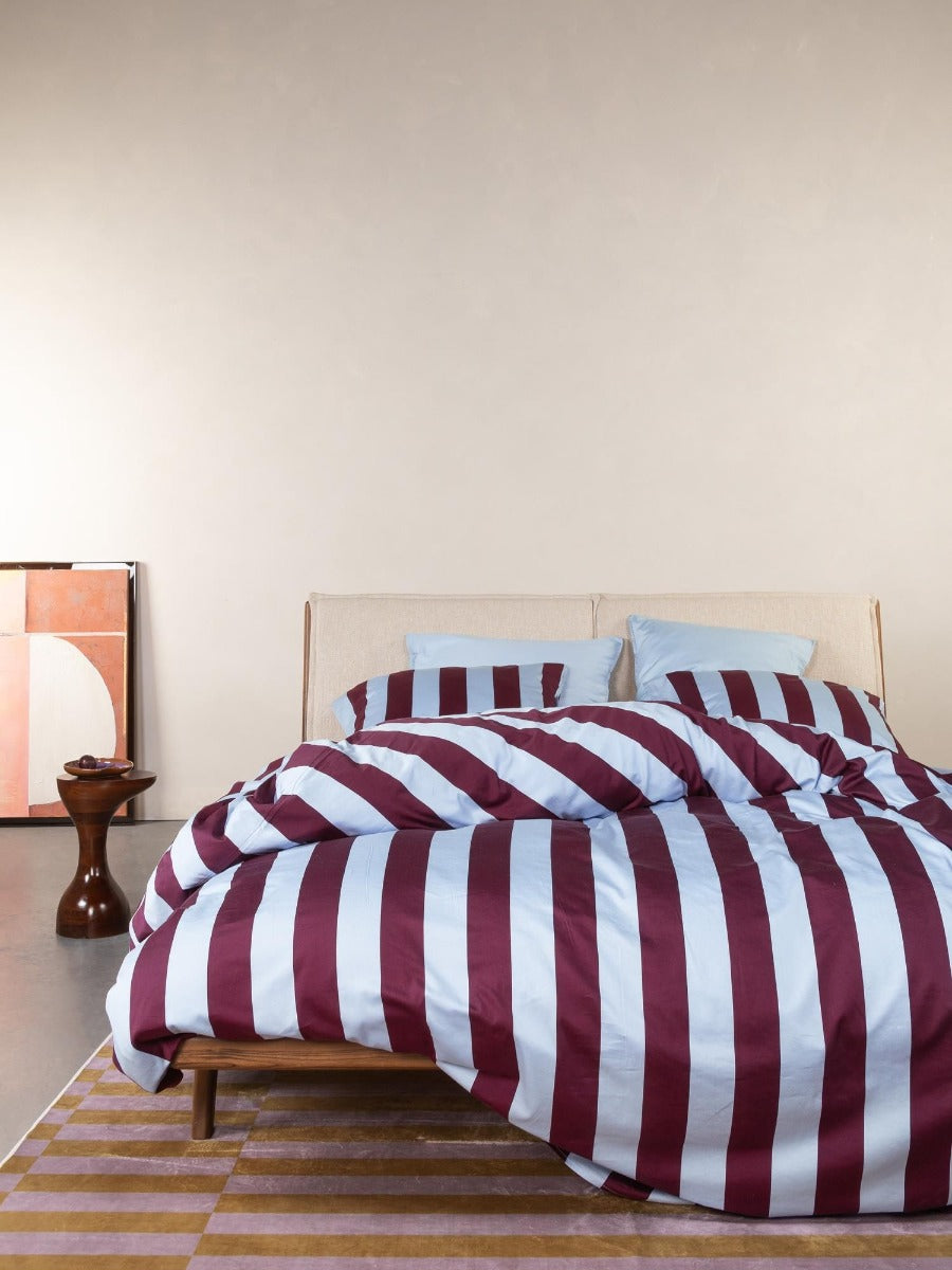 Produktbillede af Minte Stripe Mauve wine Ice blue 140x200+60x63 på tilbud i høj kvalitet