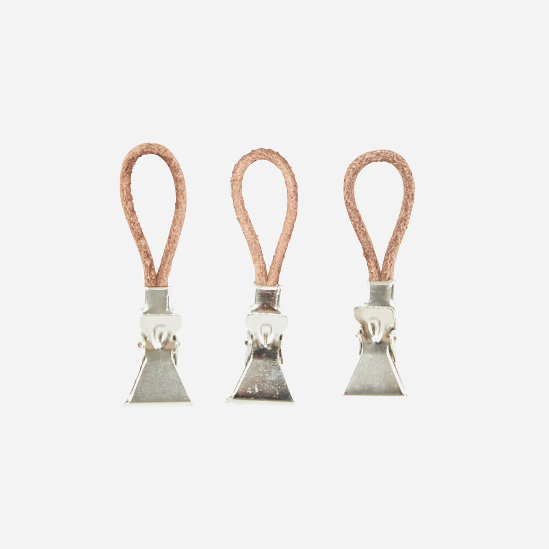 Produktbillede af Meraki Håndklædeclips læder 10 stk./pk. i premium kvalitet