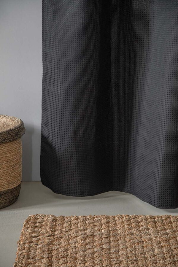 Produktbillede af MOUD Home WAFFLE Badeforhæng i sort 180x200 cm i premium kvalitet