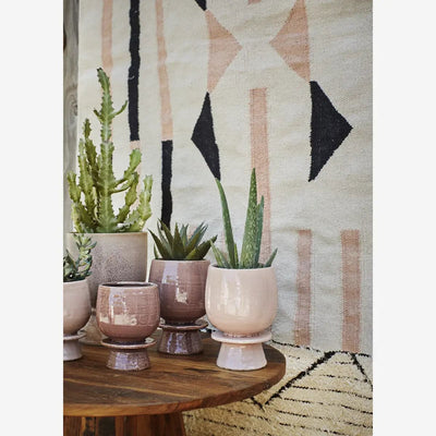 Madam Stoltz - Håndvævet Bomuldstæppe frynser 120x180cm ❤ Stort online udvalg i Madam Stoltz ❤ Billig fragt og hurtig levering 2 - 5 hverdage - Varenummer: BGH-47601469981002 / Ean: '2500712699649 på lager - Udsalg på Alle produkter (Lagerbeholdning er større end 1) Spar op til 59% - Over 454 design mærker på udsalg