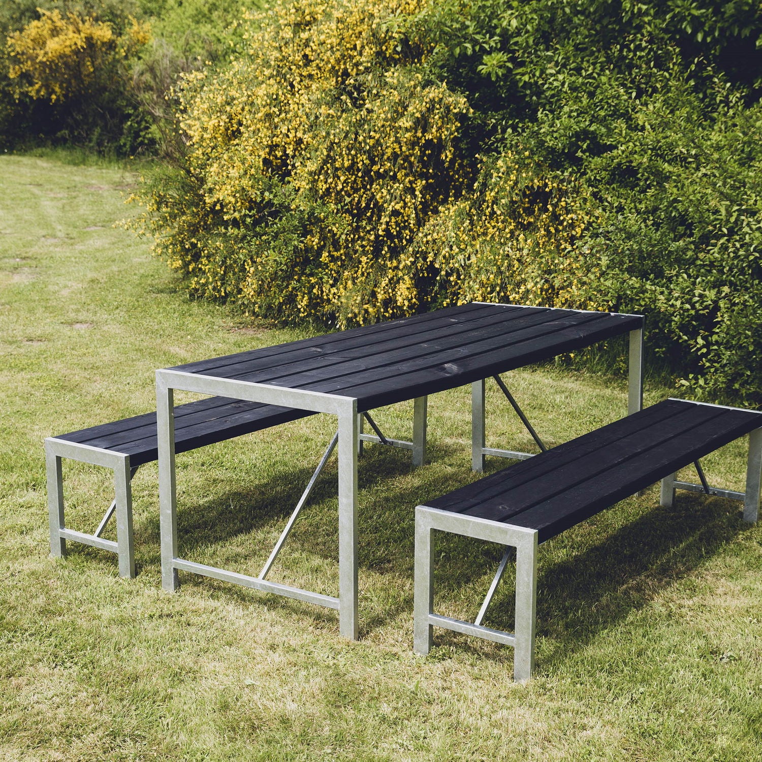 Produktbillede af Havebord H-model sort og med stel i galvaniseret stål på tilbud i høj kvalitet