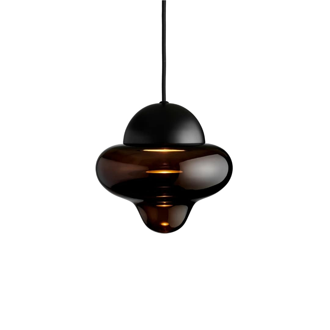 Produktbillede af Nutty Pendel Brown Glass / Black Dome Design By Us i premium kvalitet
