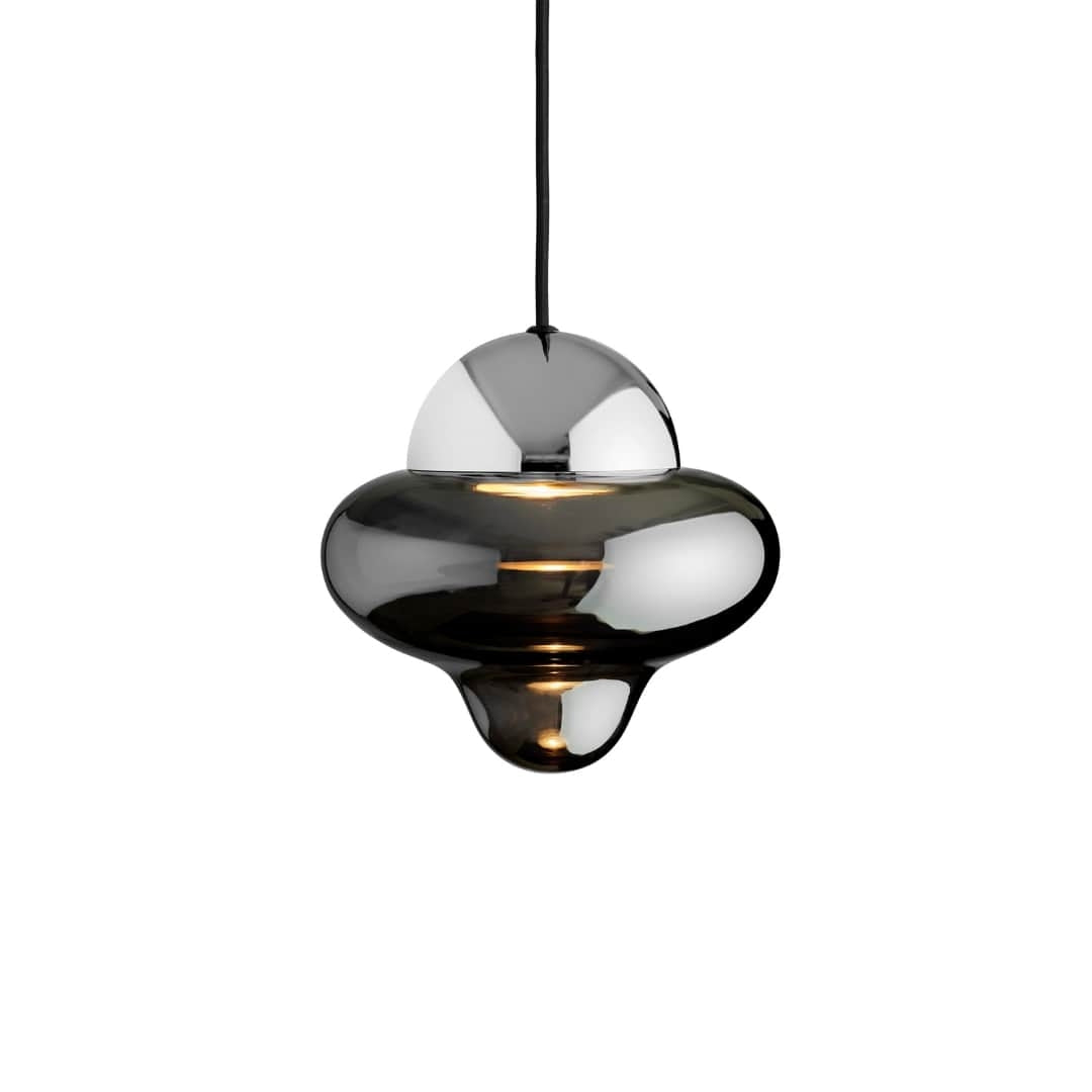 Produktbillede af Nutty Pendel Smoke Glass / Chrome Dome Design By Us i premium kvalitet