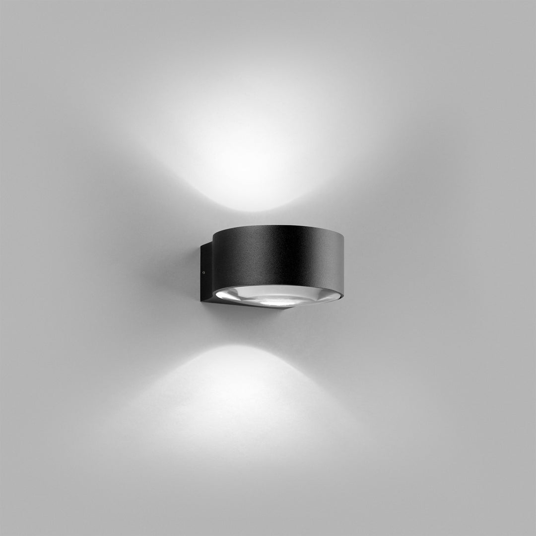 Produktbillede af Orbit W1 LED Væglampe Sort LIGHT-POINT Udstillingsmodel i premium kvalitet