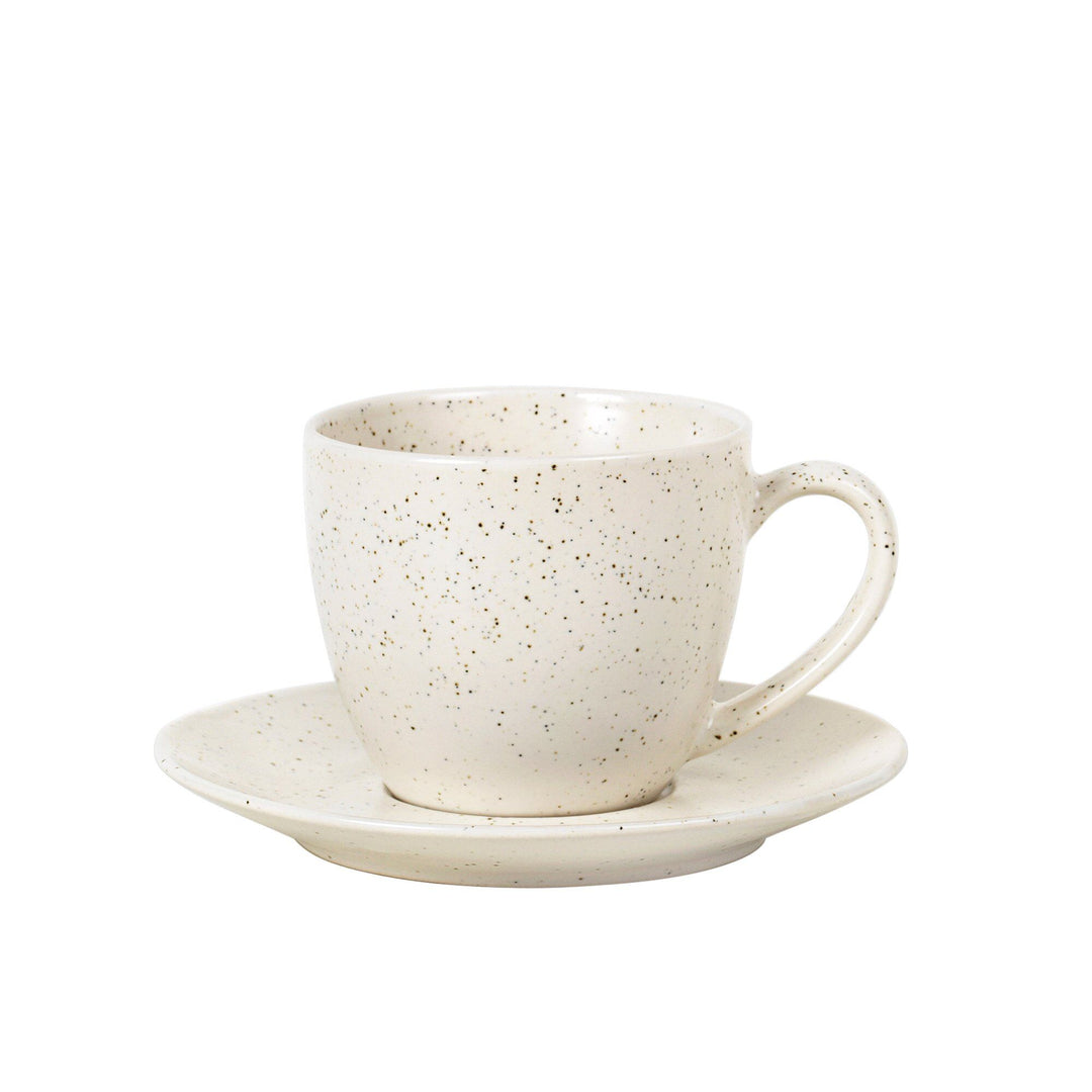 Broste Broste Nordic Vanilla kaffekop med underkop 15 cl ❤ billede i brug i kategorien Kaffekopper