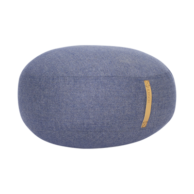Hübsch Interiør Mochi - Oval Blå Puf med læderhank ❤ Stort online udvalg i Hübsch Interiør ❤ Billig fragt og hurtig levering 2 - 5 hverdage ❤ Varenummer: BYH-1418374 / Ean: 5712772067758 på lager - Udsalg på Puf - Over 857 kendte brands på udsalg