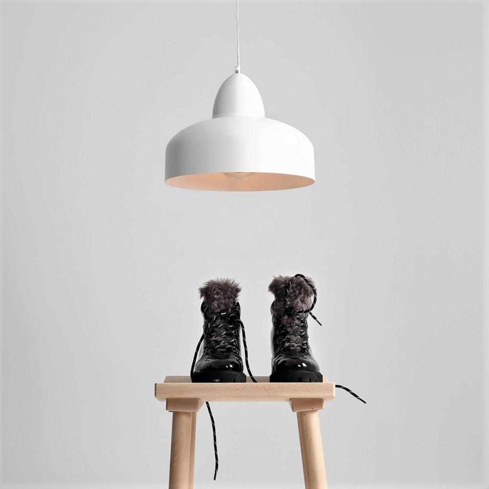 Produktbillede af Kosmo Loftlampe i hvid metal på tilbud i høj kvalitet