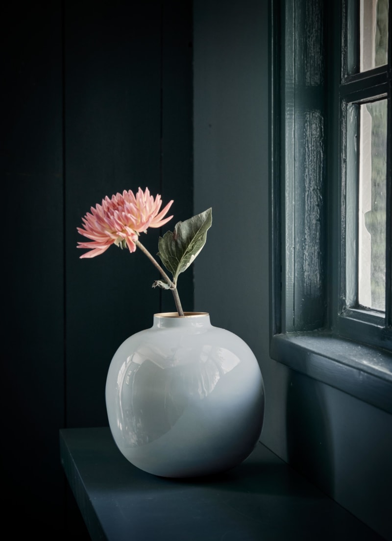 Produktbillede af Vase Metal Light Blue 23cm på tilbud i høj kvalitet