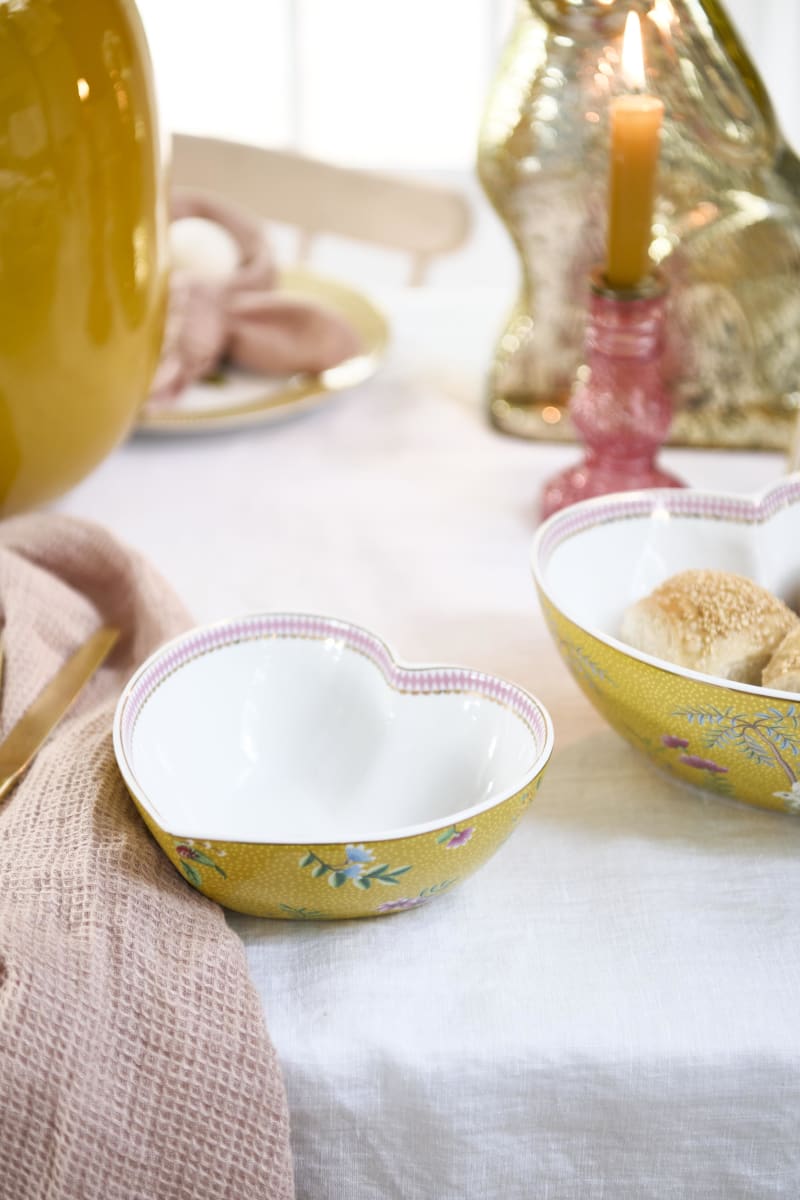 Produktbillede af Baking Dish Heart La Majorelle Yellow 16x14.5x6cm på tilbud i høj kvalitet