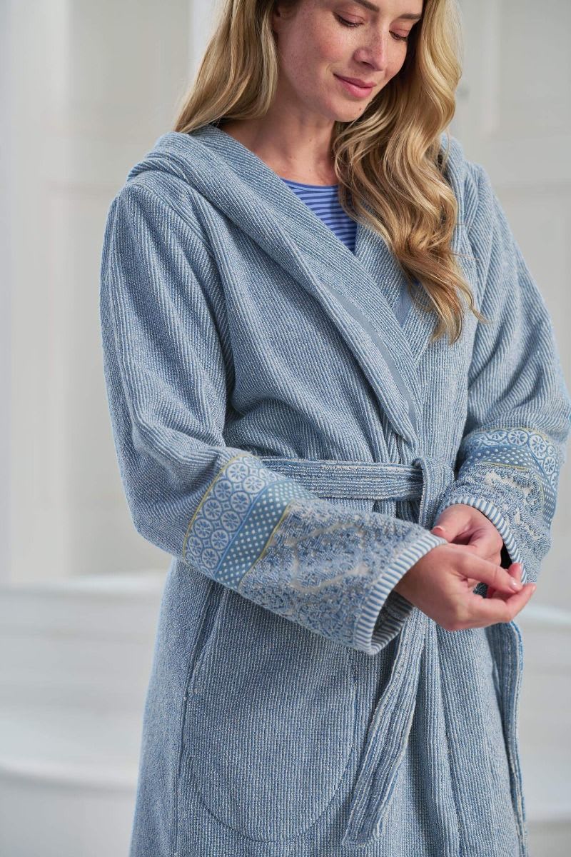 Produktbillede af PIP Soft Zellige Bathrobe Blue Grey M på tilbud i høj kvalitet