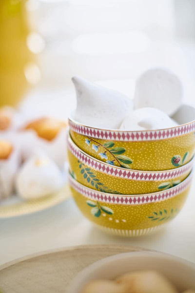 Se billigt tilbud på Bowl La Majorelle Yellow 12cm! Udsalg på Pip Studio - Køb online nu. Hurtig levering, billig fragt. Varenummer: CADEC-51.003.223. Spar op til 53%.