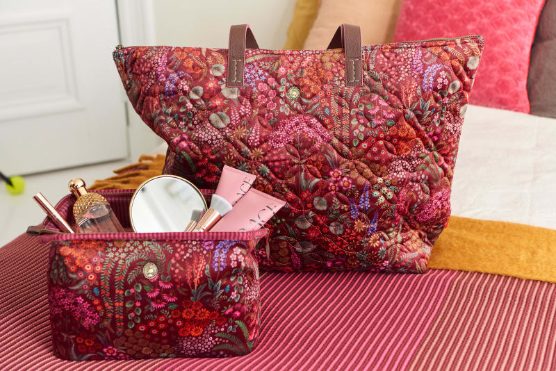 Produktbillede af Cooper Cosmetic Purse Extra Large Querida Velvet Red 30x13.8x20.7cm på tilbud i høj kvalitet
