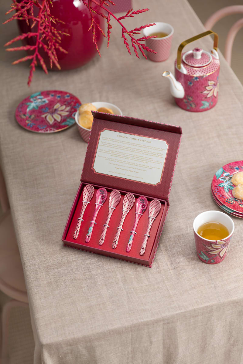 Produktbillede af Giftset Teaspoons Oriental Flower Festival Dark Pink 13cm på tilbud i høj kvalitet
